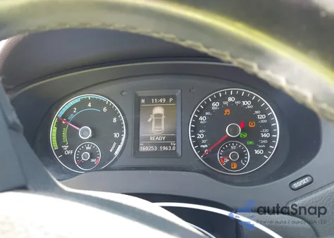 2013 Volkswagen Jetta Hybrid Sel Premium z USA, uszkodzony, nr VIN 3VW637AJ4DM264100